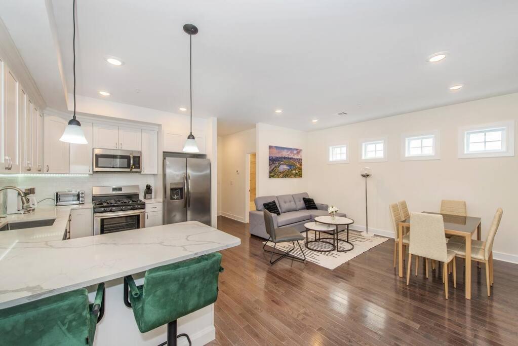 Stylish Chic Condo Nyc At Fingertips Норт Берген Екстериор снимка
