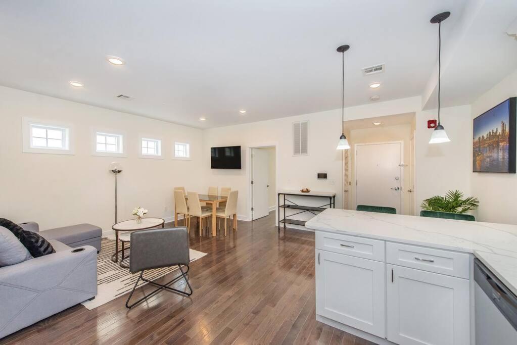 Stylish Chic Condo Nyc At Fingertips Норт Берген Екстериор снимка
