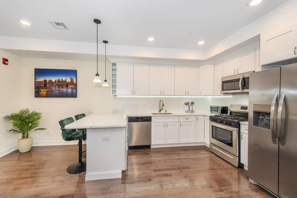 Stylish Chic Condo Nyc At Fingertips Норт Берген Екстериор снимка