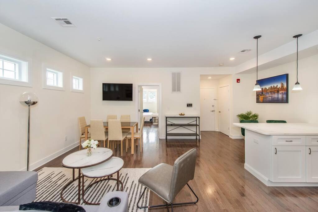 Stylish Chic Condo Nyc At Fingertips Норт Берген Екстериор снимка
